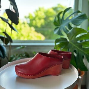 Kelsey Dagger red leather clogs